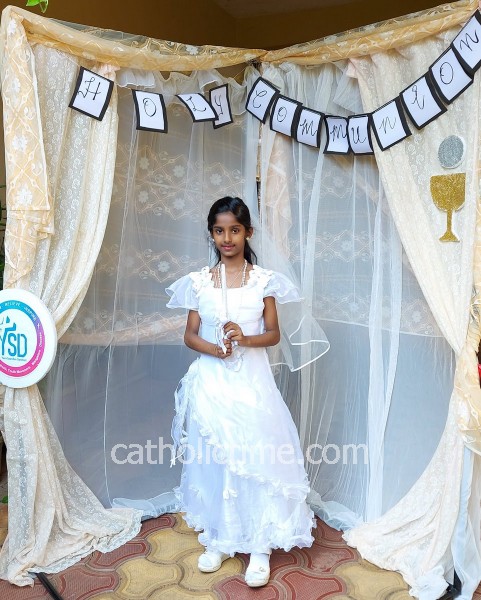 Communion Portraits in our studio | Monka Photography